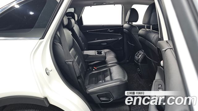 Kia Sorento 2018 — photo 11
