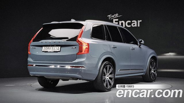 Volvo XC90 2023 — photo 2