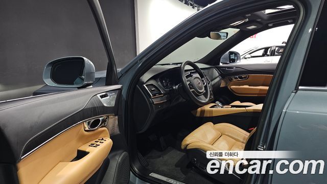 Volvo XC90 2023 — photo 10