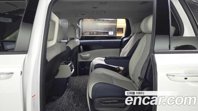 Kia Canival 2025 — photo 16