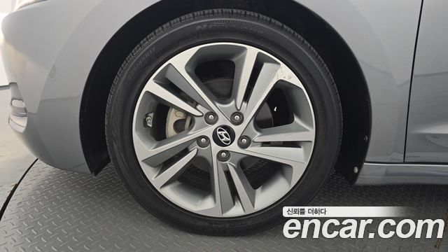 Hyundai AVANTE 2016 — photo 5