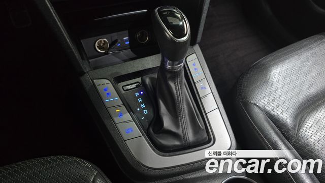 Hyundai AVANTE 2016 — photo 9