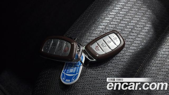 Hyundai AVANTE 2016 — photo 17