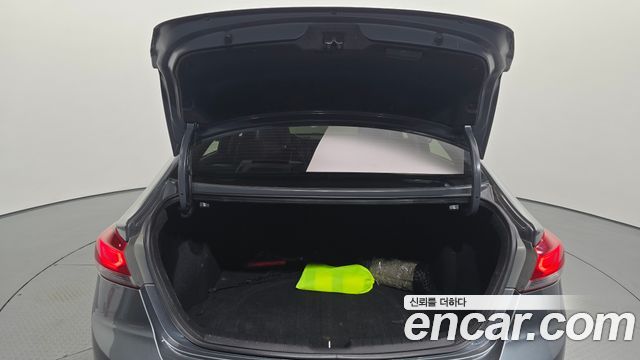 Hyundai AVANTE 2016 — photo 18