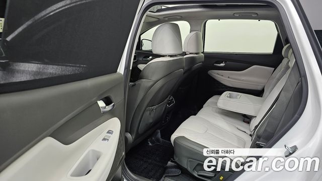 Hyundai Santafe 2023 — photo 11