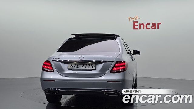 Mercedes-Benz E-Class 2019 — photo 4