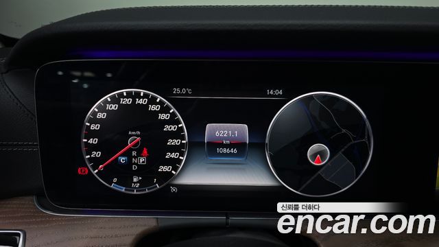 Mercedes-Benz E-Class 2019 — photo 11