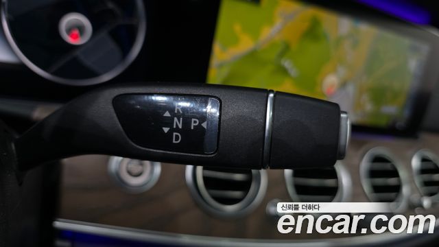 Mercedes-Benz E-Class 2019 — photo 12