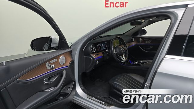 Mercedes-Benz E-Class 2019 — photo 13