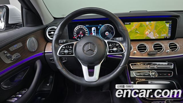 Mercedes-Benz E-Class 2019 — photo 19