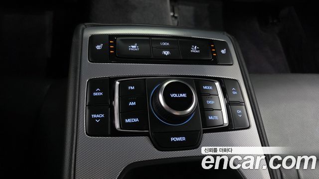 Genesis G80 2018 — photo 17