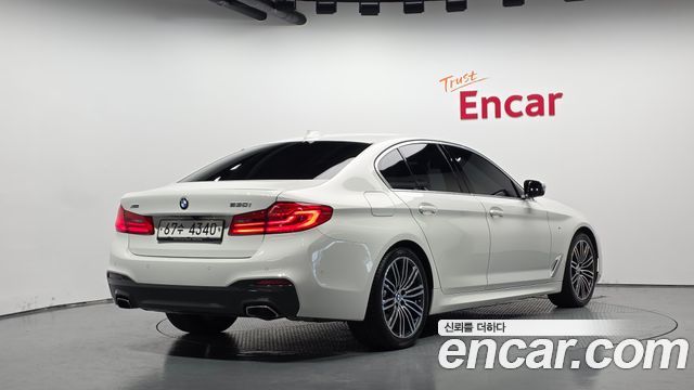 BMW 5-Series 2019 — photo 2