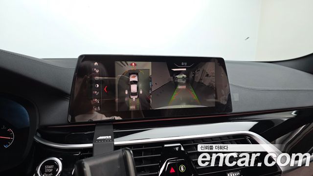BMW 5-Series 2019 — photo 20