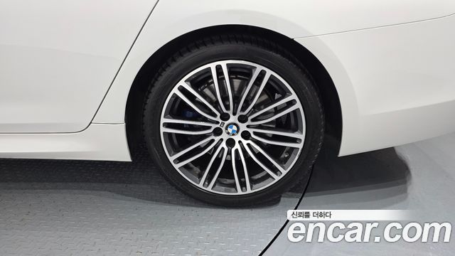BMW 5-Series 2019 — photo 7