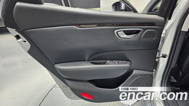 Renault Korea SM6 2017 — photo 15