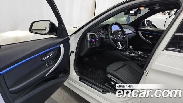 BMW 3-Series 2017 — photo 10
