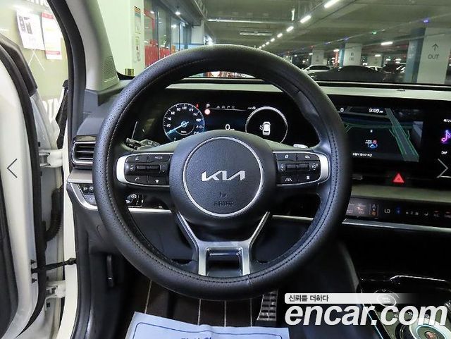 Kia Sportage 2023 — photo 8
