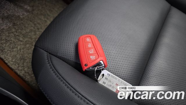 Hyundai Santafe 2018 — photo 19