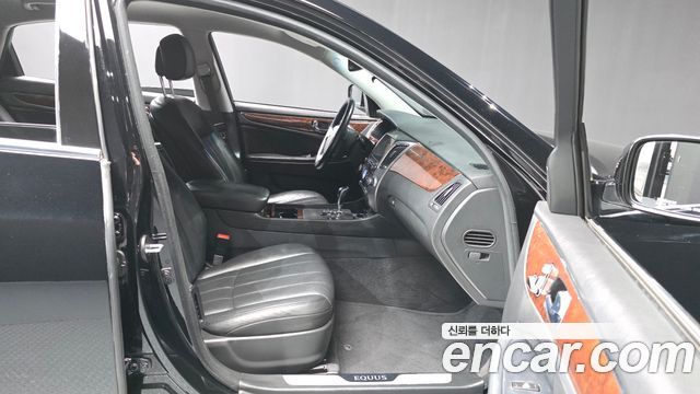 Hyundai Equus 2011 — photo 11