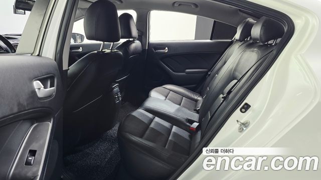 Kia K3 2014 — photo 11