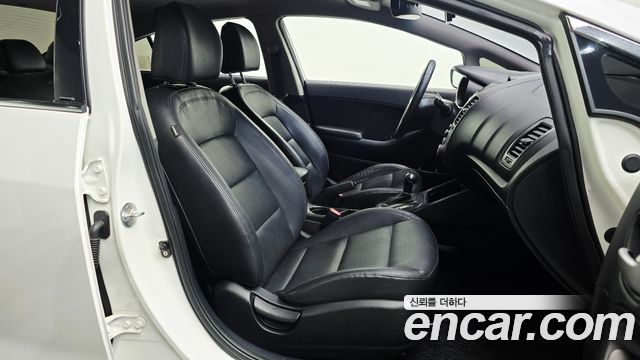 Kia K3 2014 — photo 12