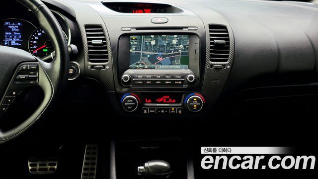 Kia K3 2014 — photo 14
