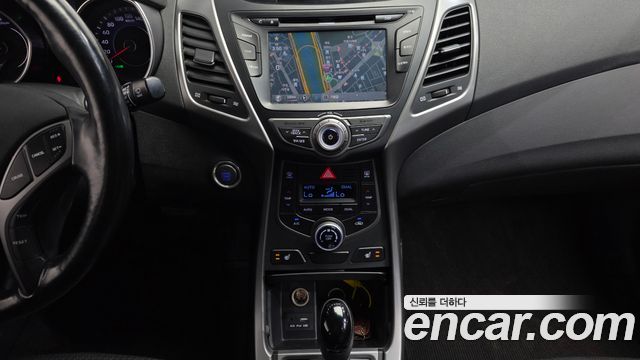Hyundai AVANTE 2014 — photo 21