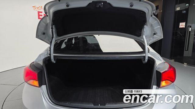 Hyundai AVANTE 2014 — photo 26