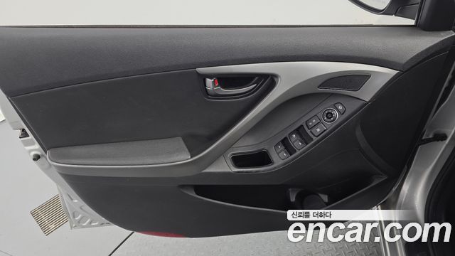 Hyundai AVANTE 2014 — photo 14