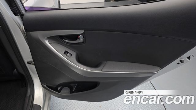Hyundai AVANTE 2014 — photo 15