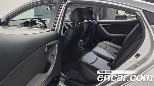 Hyundai AVANTE 2014 — photo 16