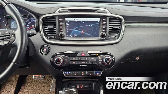 Kia Sorento 2017 — photo 13