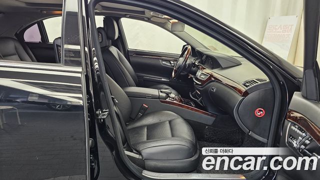 Mercedes-Benz S-Class 2012 — photo 11
