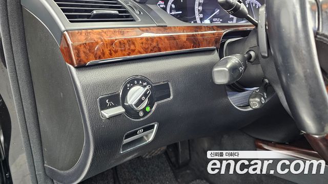 Mercedes-Benz S-Class 2012 — photo 16