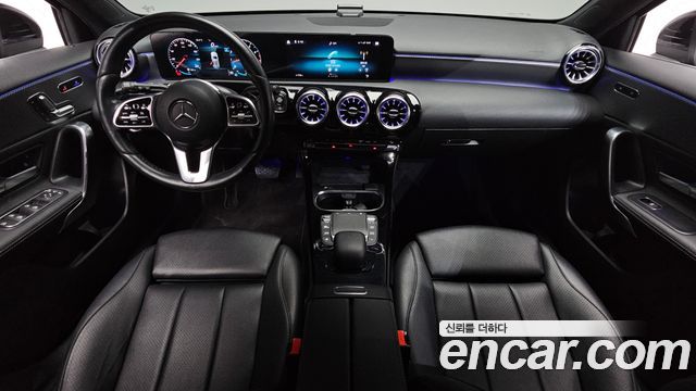 Mercedes-Benz A-Class 2021 — photo 10