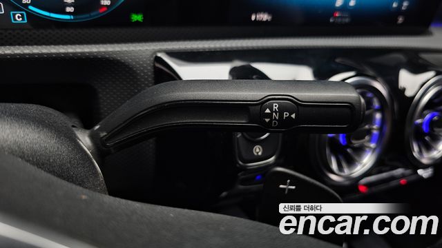 Mercedes-Benz A-Class 2021 — photo 12