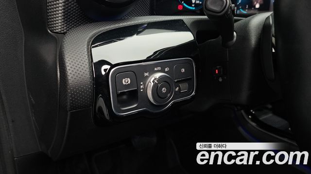 Mercedes-Benz A-Class 2021 — photo 24