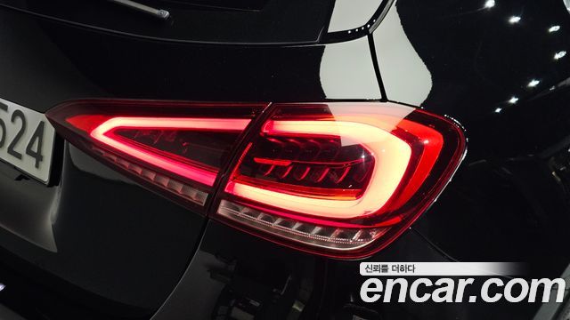 Mercedes-Benz A-Class 2021 — photo 9