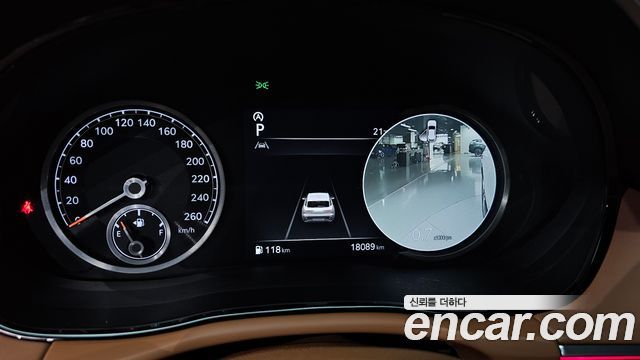 Genesis GV70 2023 — photo 11