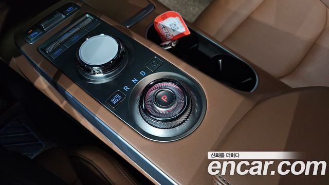 Genesis GV70 2023 — photo 12