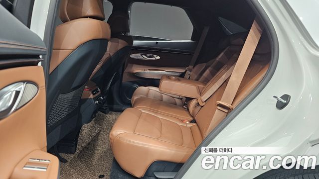 Genesis GV70 2023 — photo 17