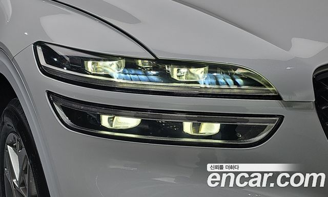 Genesis GV70 2023 — photo 8