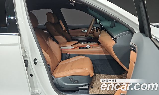 Genesis GV70 2023 — photo 16