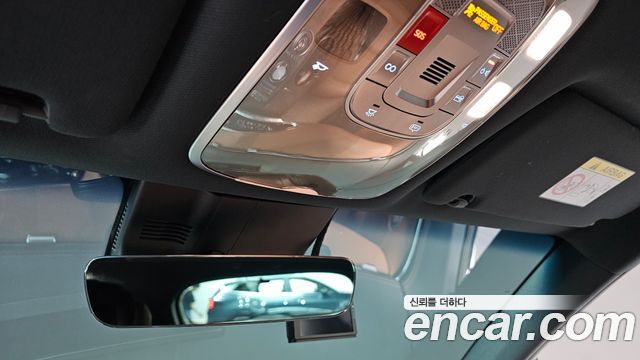 Genesis GV70 2023 — photo 27