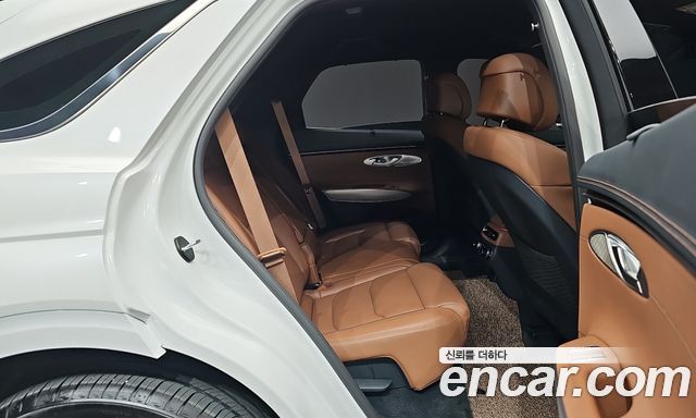 Genesis GV70 2023 — photo 32