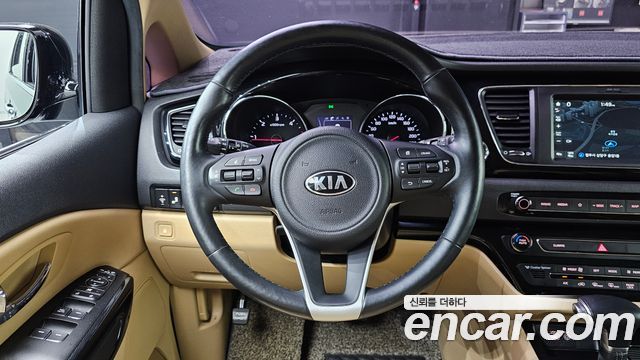 Kia Canival 2018 — photo 14