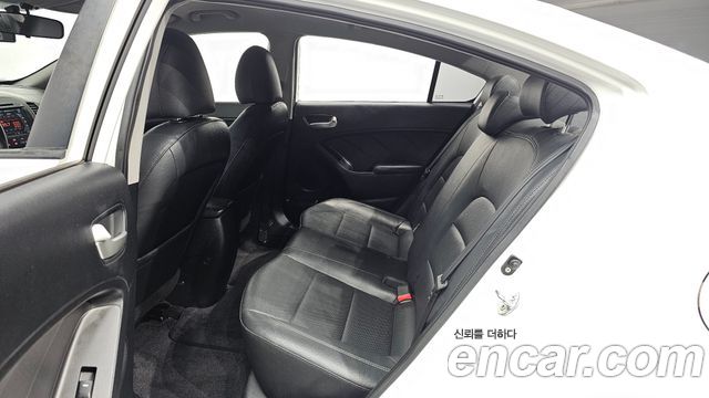 Kia K3 2014 — photo 18