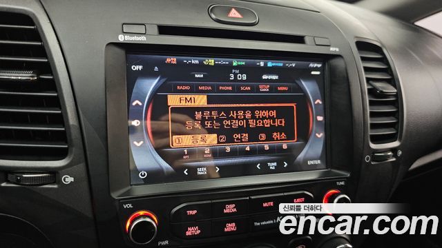 Kia K3 2014 — photo 20