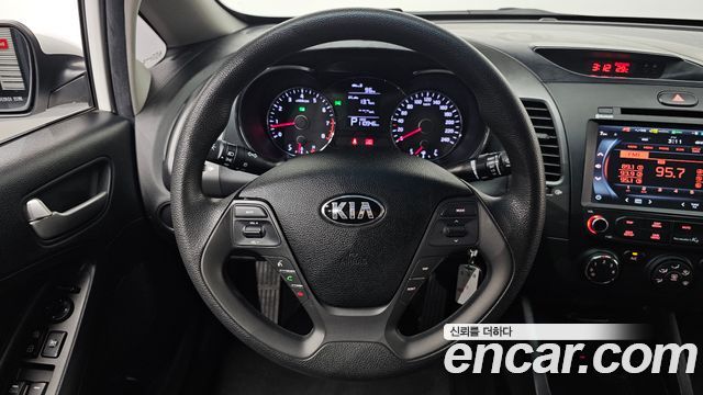 Kia K3 2014 — photo 21