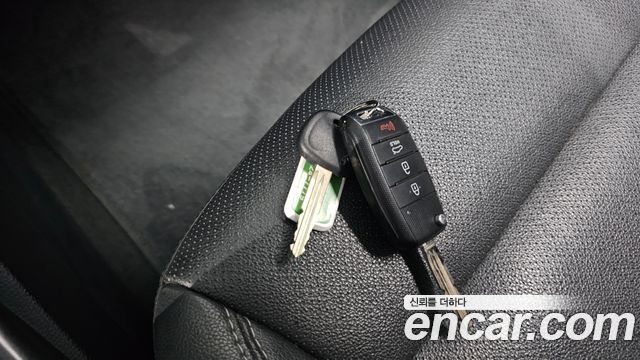 Kia K3 2014 — photo 23